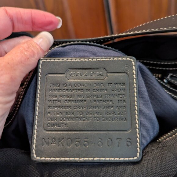 Coach Vintage Y2K - Signature and Leather Bucket Bag 6076 in Black - Picture 11 of 12